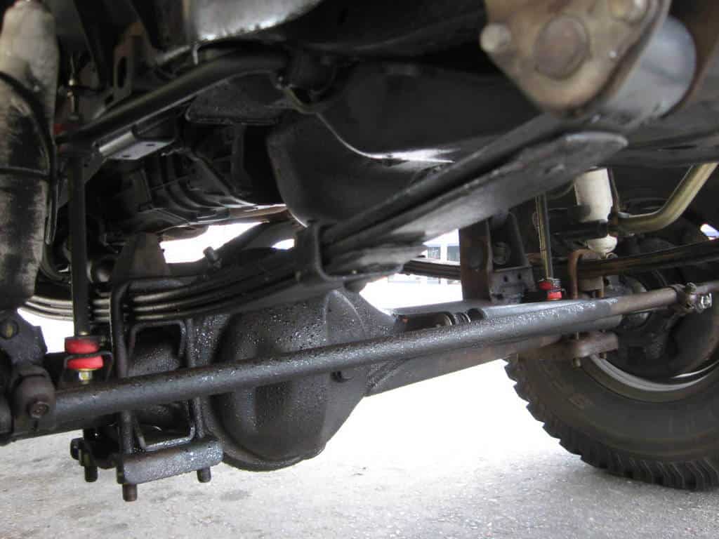 Solid front axle suspension