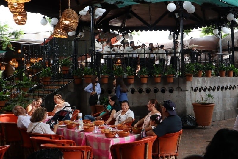 Mariachi in the Parian de Tlaquepaque is one of the best things to do in Guadalajara