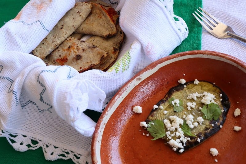 Nopal asado and tacos de frijol at Maru Toledo´s Rancho el Teuchiteco in Jalisco